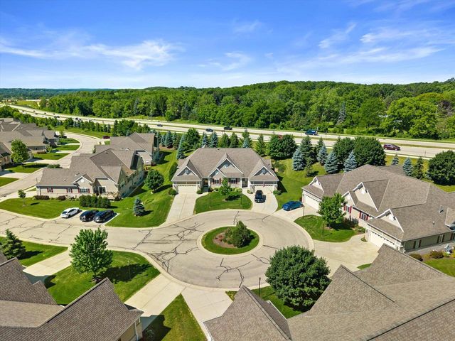 2406 Deercrest COURT, Waukesha, WI 53188