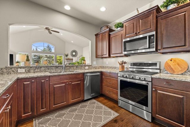 2406 Deercrest COURT, Waukesha, WI 53188