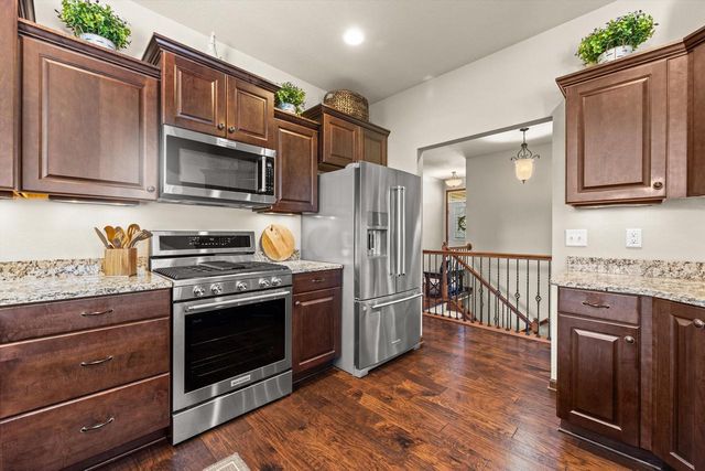 2406 Deercrest COURT, Waukesha, WI 53188