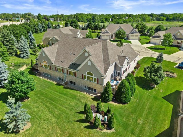 2406 Deercrest COURT, Waukesha, WI 53188