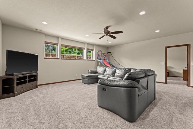 2406 Deercrest COURT, Waukesha, WI 53188