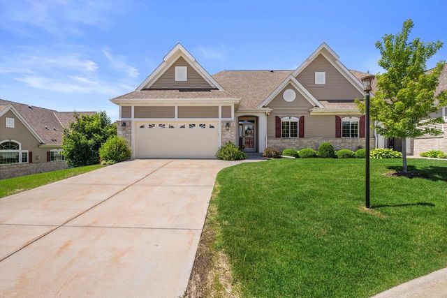 2406 Deercrest COURT, Waukesha, WI 53188