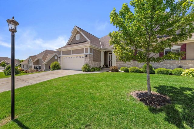 2406 Deercrest COURT, Waukesha, WI 53188