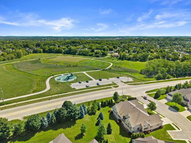 2406 Deercrest COURT, Waukesha, WI 53188
