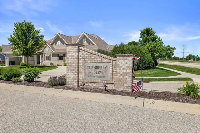 2406 Deercrest COURT, Waukesha, WI 53188