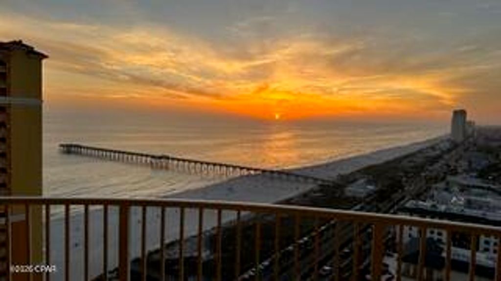 Image 2 of property listing at 15928 Front Beach Road 32005, Panama City Beach, FL 32413