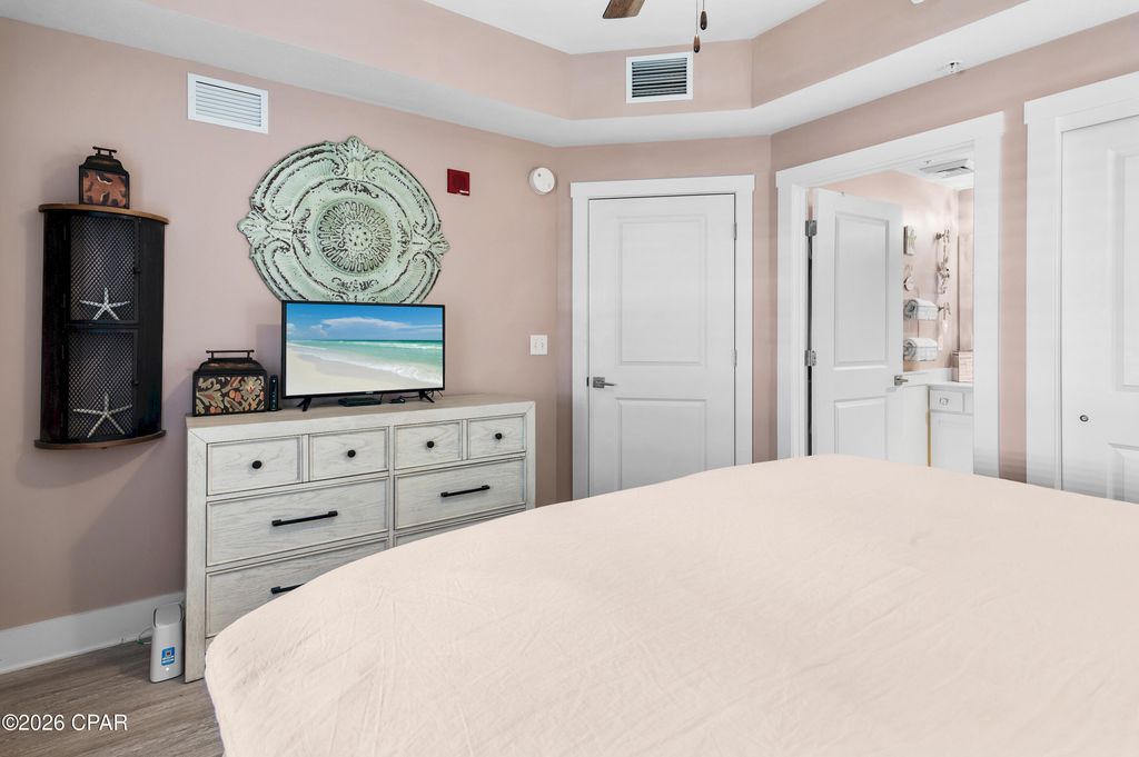 Image 28 of property listing at 15928 Front Beach Road 32005, Panama City Beach, FL 32413