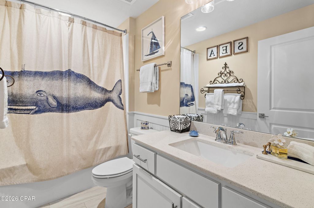 Image 9 of property listing at 15928 Front Beach Road 32005, Panama City Beach, FL 32413