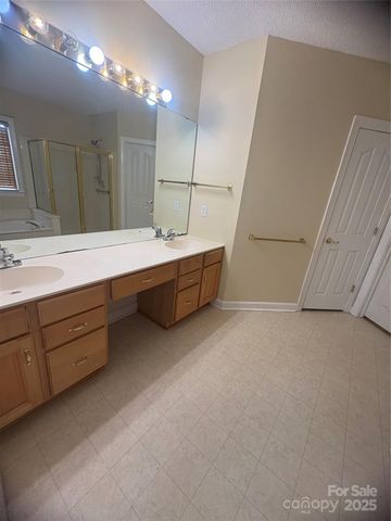 5828 Swanston Drive, Charlotte, NC 28269