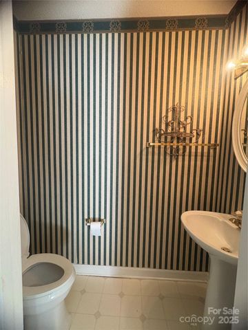 5828 Swanston Drive, Charlotte, NC 28269