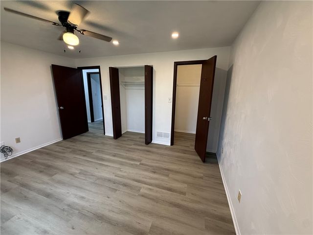 106 Palmetto Dr, Penn Hills, PA 15235