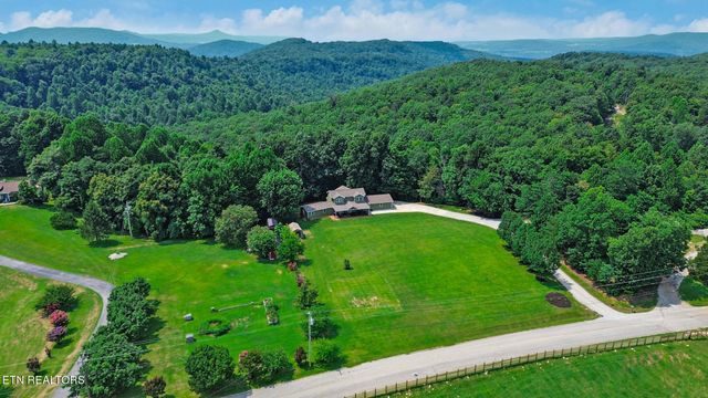 2014 Double Top Rd, Jamestown, TN 38556