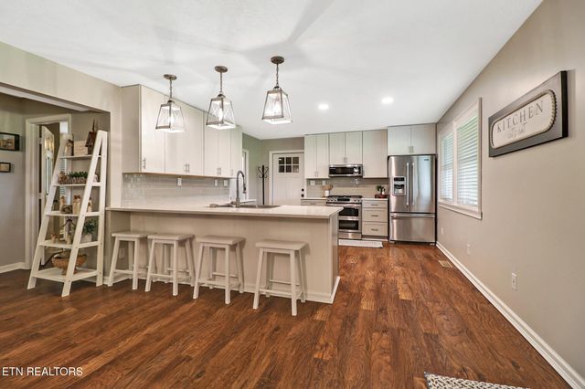 2014 Double Top Rd, Jamestown, TN 38556