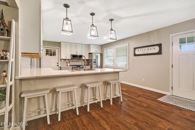 2014 Double Top Rd, Jamestown, TN 38556