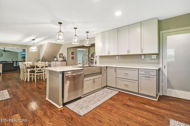 2014 Double Top Rd, Jamestown, TN 38556