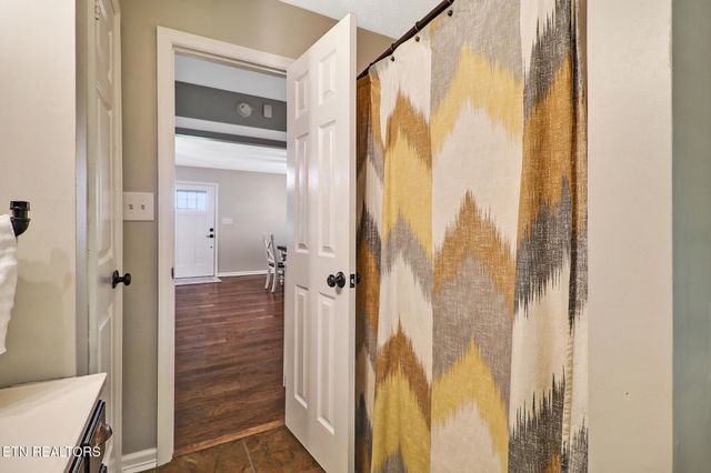 2014 Double Top Rd, Jamestown, TN 38556