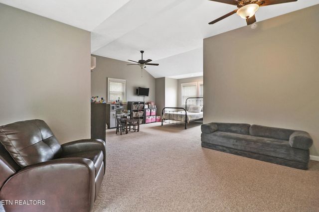 2014 Double Top Rd, Jamestown, TN 38556