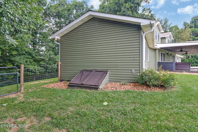 2014 Double Top Rd, Jamestown, TN 38556