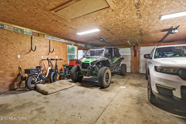 2014 Double Top Rd, Jamestown, TN 38556