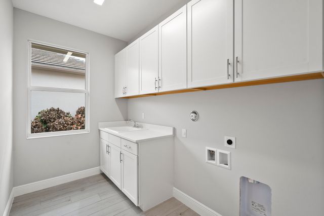 5697 Bent Pine Square, Vero Beach, FL 32967