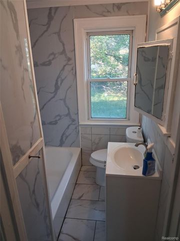 19673 Irvington Street, Highland Park, MI 48203