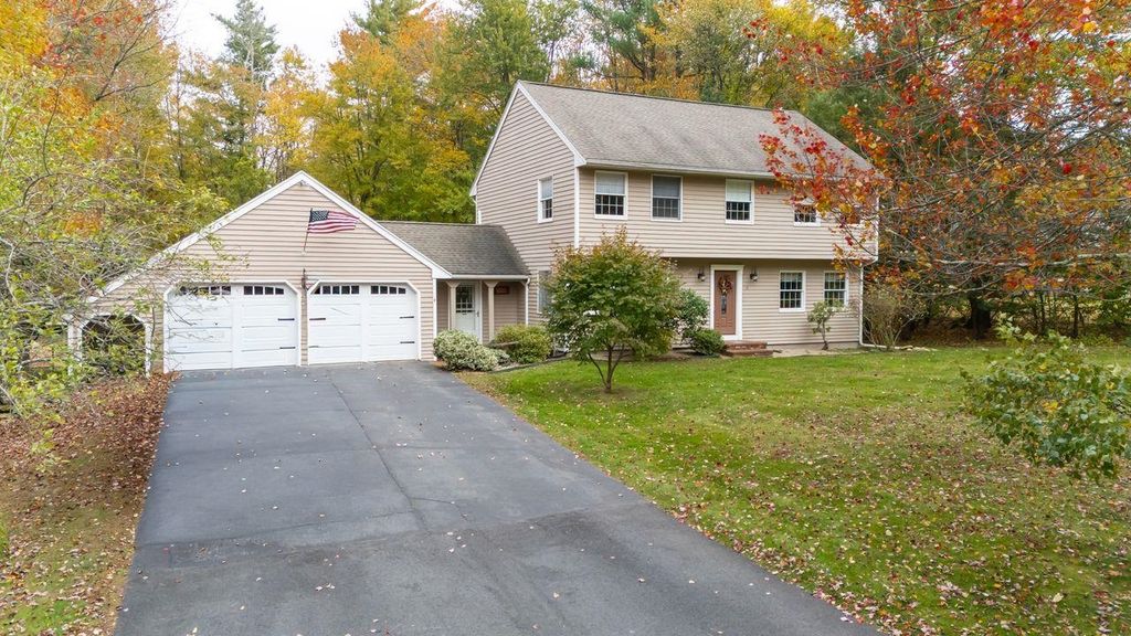 4 Huckleberry Lane, Atkinson, NH 03811