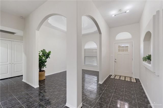 4207 Hill Crest Drive, Mission, TX 78573