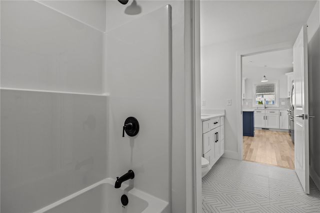 700 Sandy Lane 3, Warwick, RI 02889