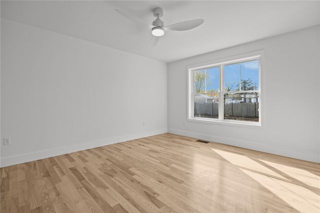 700 Sandy Lane 3, Warwick, RI 02889