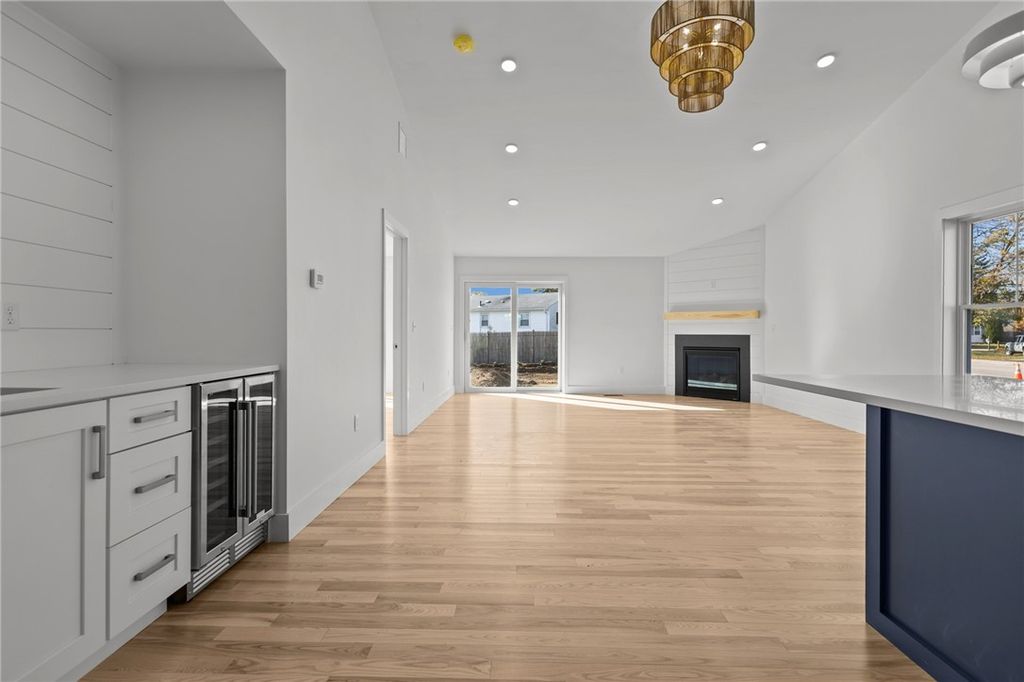 700 Sandy Lane 3, Warwick, RI 02889