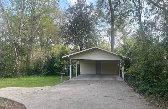 2006 Mamie St., Hattiesburg, MS 39401