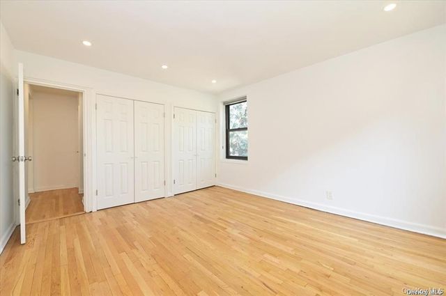 1 MAPLE Drive 2-J, Great Neck, NY 11021