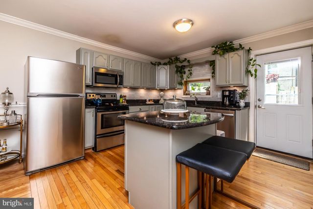 1530 MANTON ST, Philadelphia, PA 19146