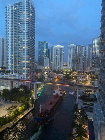 185 SW 7th St 1705, Miami, FL 33130