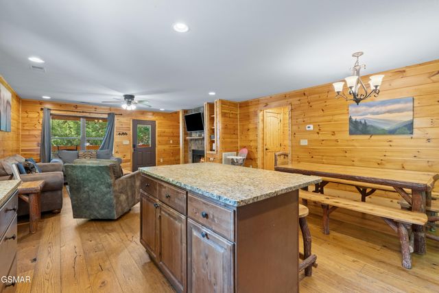 542 Johnson Lane, Gatlinburg, TN 37738