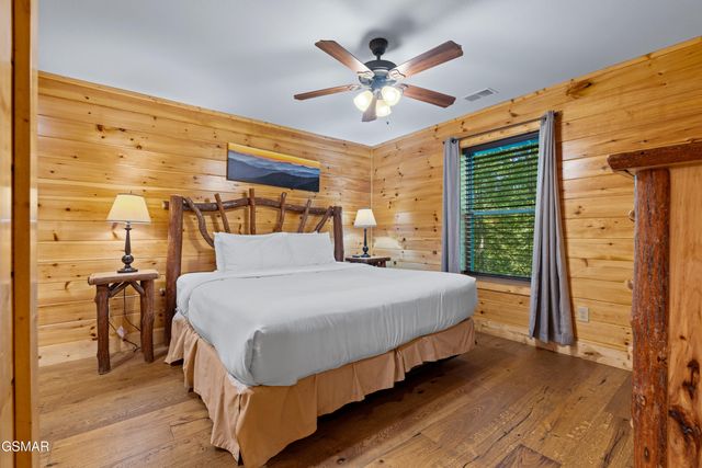 542 Johnson Lane, Gatlinburg, TN 37738