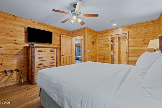 542 Johnson Lane, Gatlinburg, TN 37738