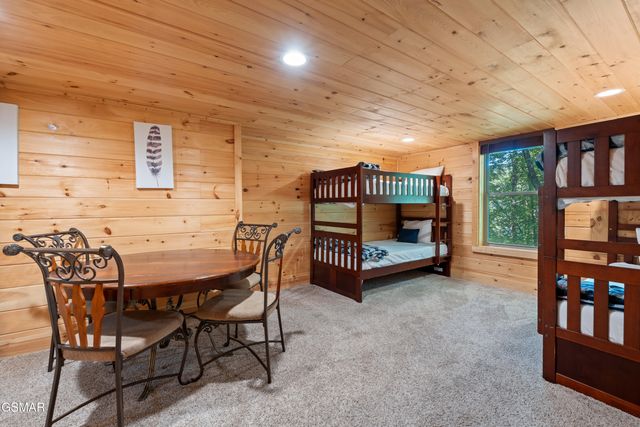 542 Johnson Lane, Gatlinburg, TN 37738