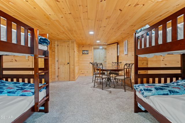 542 Johnson Lane, Gatlinburg, TN 37738