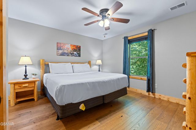 542 Johnson Lane, Gatlinburg, TN 37738