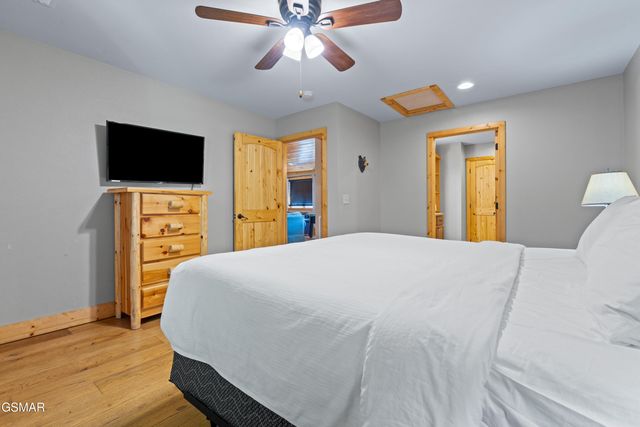 542 Johnson Lane, Gatlinburg, TN 37738