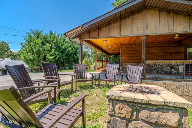 542 Johnson Lane, Gatlinburg, TN 37738