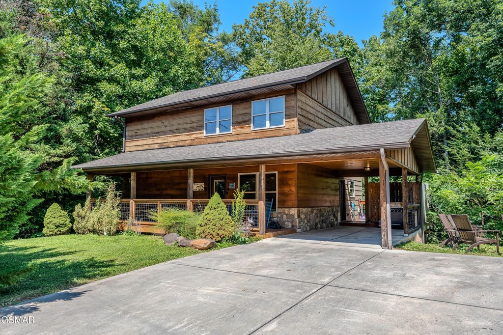 542 Johnson Lane, Gatlinburg, TN 37738