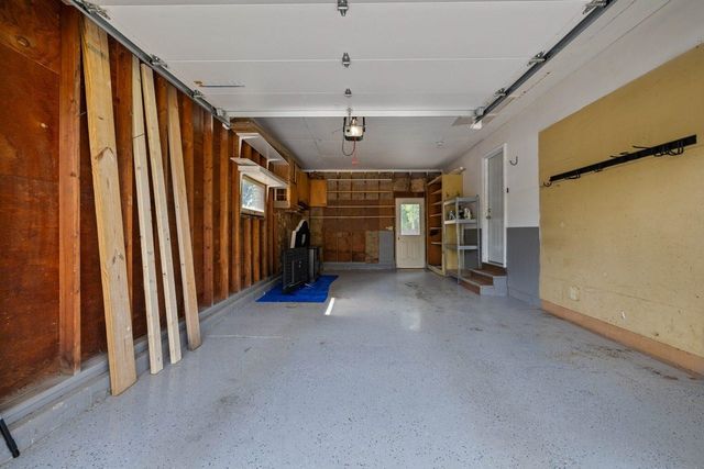 411 16th Ave SW, Minot, ND 58701