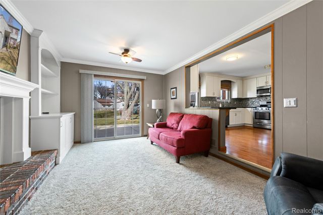 16065 Touraine Drive, Clinton Charter Township, MI 48038