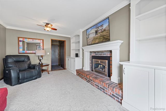 16065 Touraine Drive, Clinton Charter Township, MI 48038