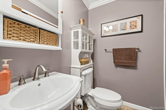 16065 Touraine Drive, Clinton Charter Township, MI 48038