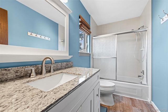 16065 Touraine Drive, Clinton Charter Township, MI 48038