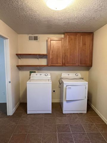 8902 Aztec Road NE, Albuquerque, NM 87111