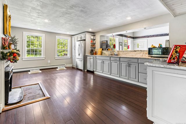 4 Perrin Road, Woodstock, CT 06281